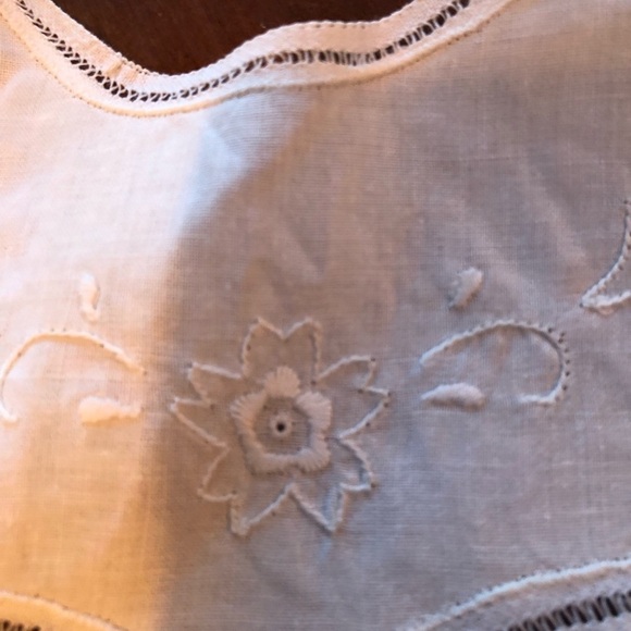 Elegant White Lace Collar - Picture 3 of 6